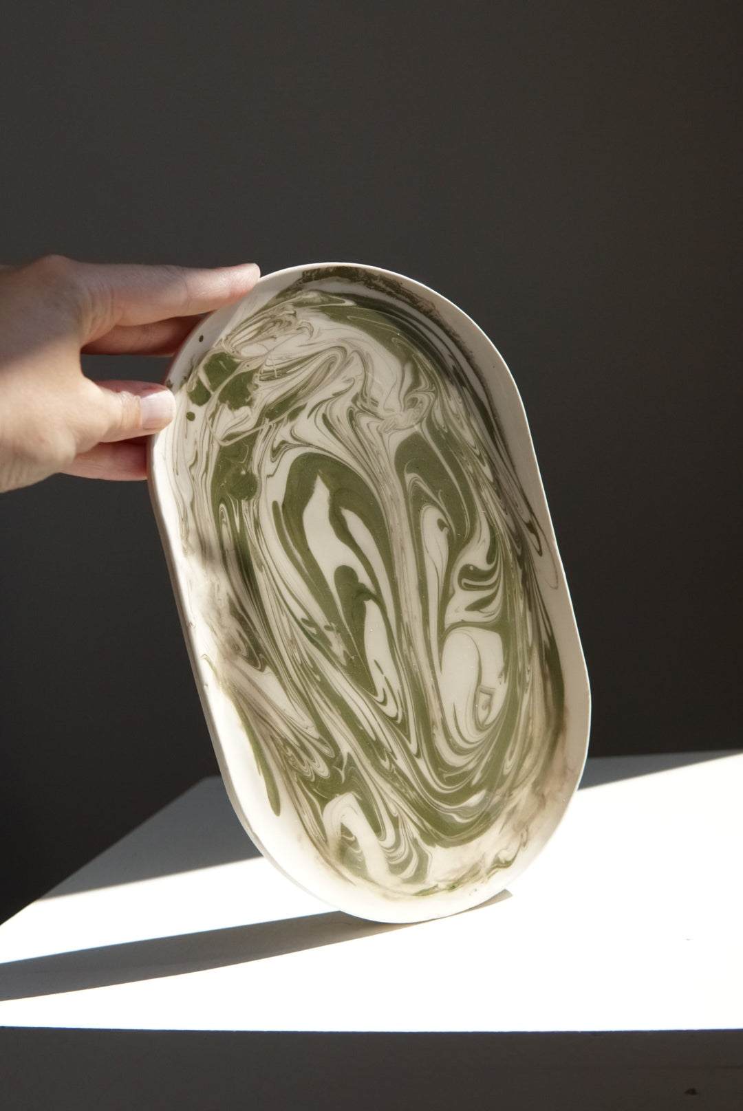 Swirl serving platter green